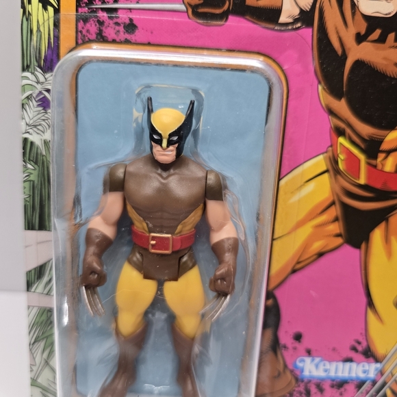 Marvel Legends Wolverine Retro Collection - Picture 3 of 3